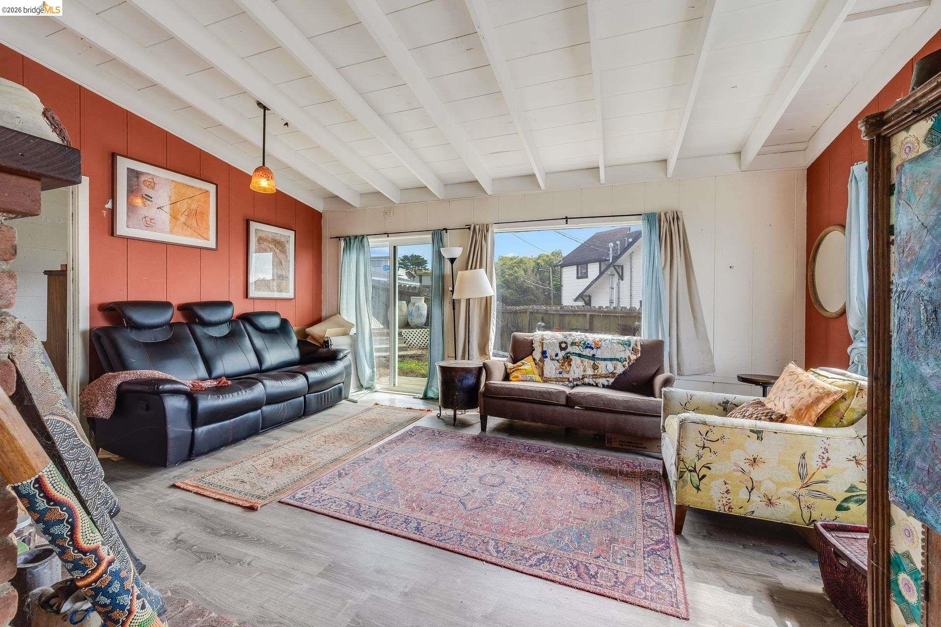 Detail Gallery Image 6 of 26 For 4 Beach Ave, Dillon Beach,  CA 94929 - 2 Beds | 2 Baths