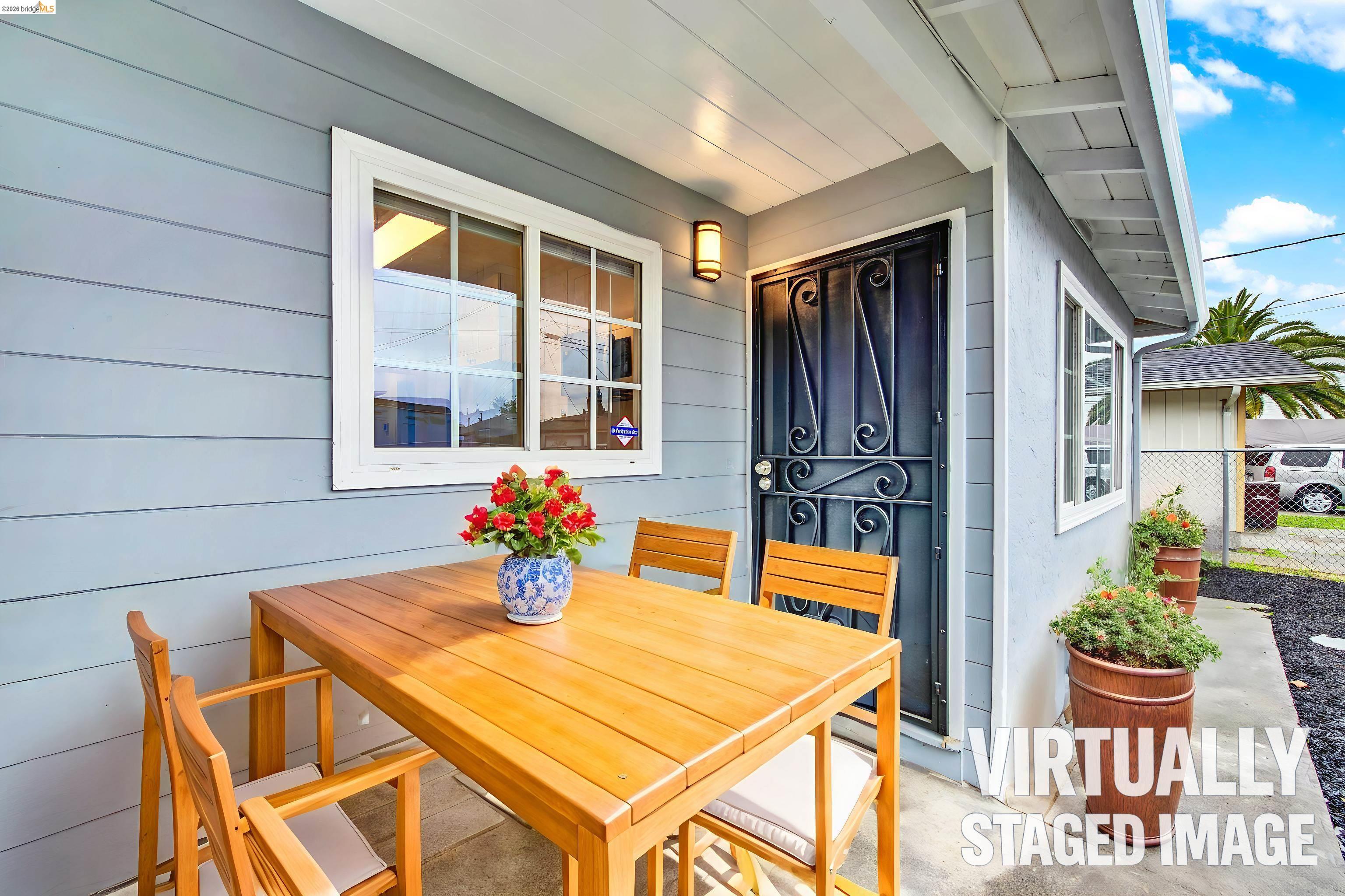 Detail Gallery Image 2 of 41 For 2170 104th Ave, Oakland,  CA 94603 - 2 Beds | 1 Baths