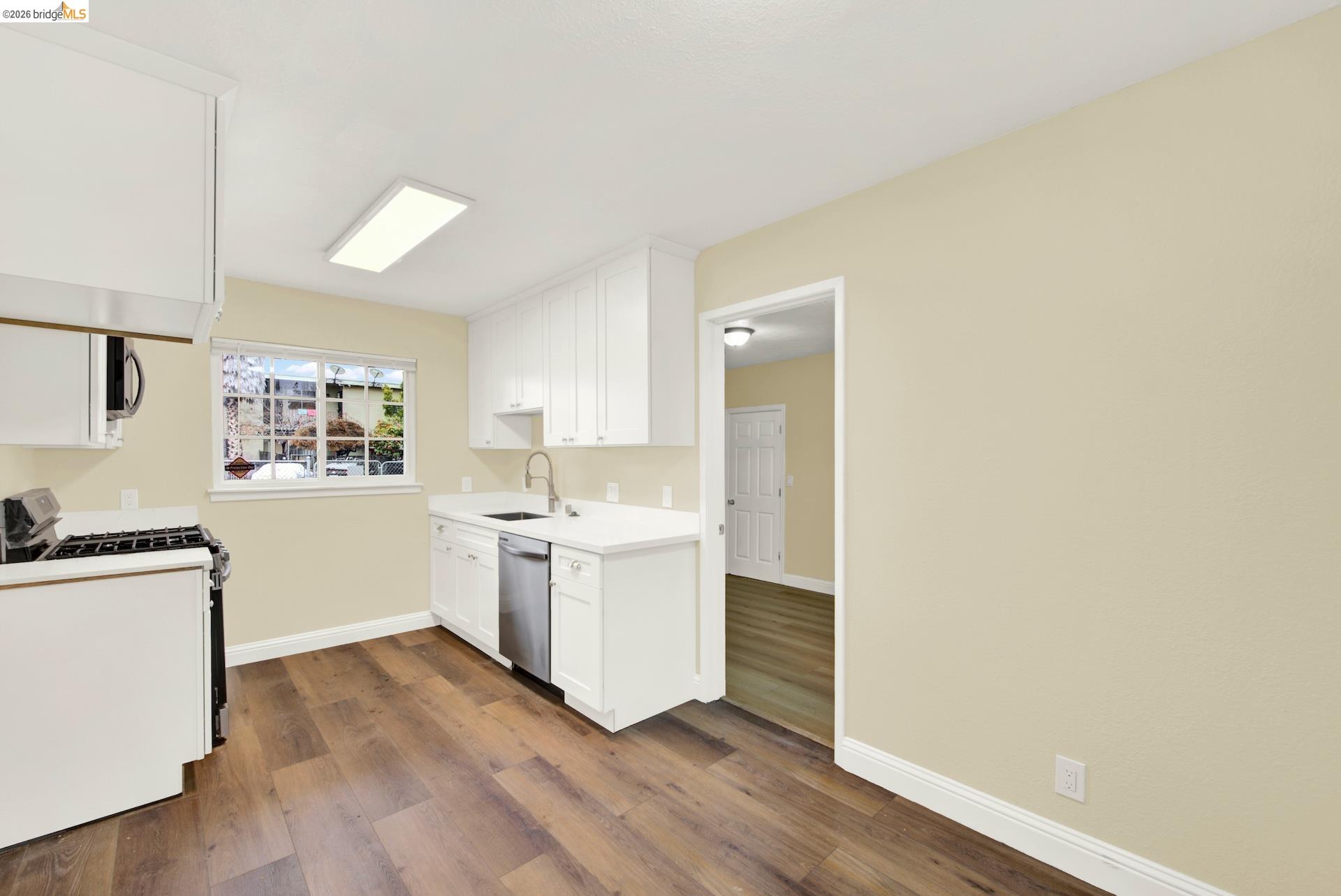 Detail Gallery Image 11 of 41 For 2170 104th Ave, Oakland,  CA 94603 - 2 Beds | 1 Baths