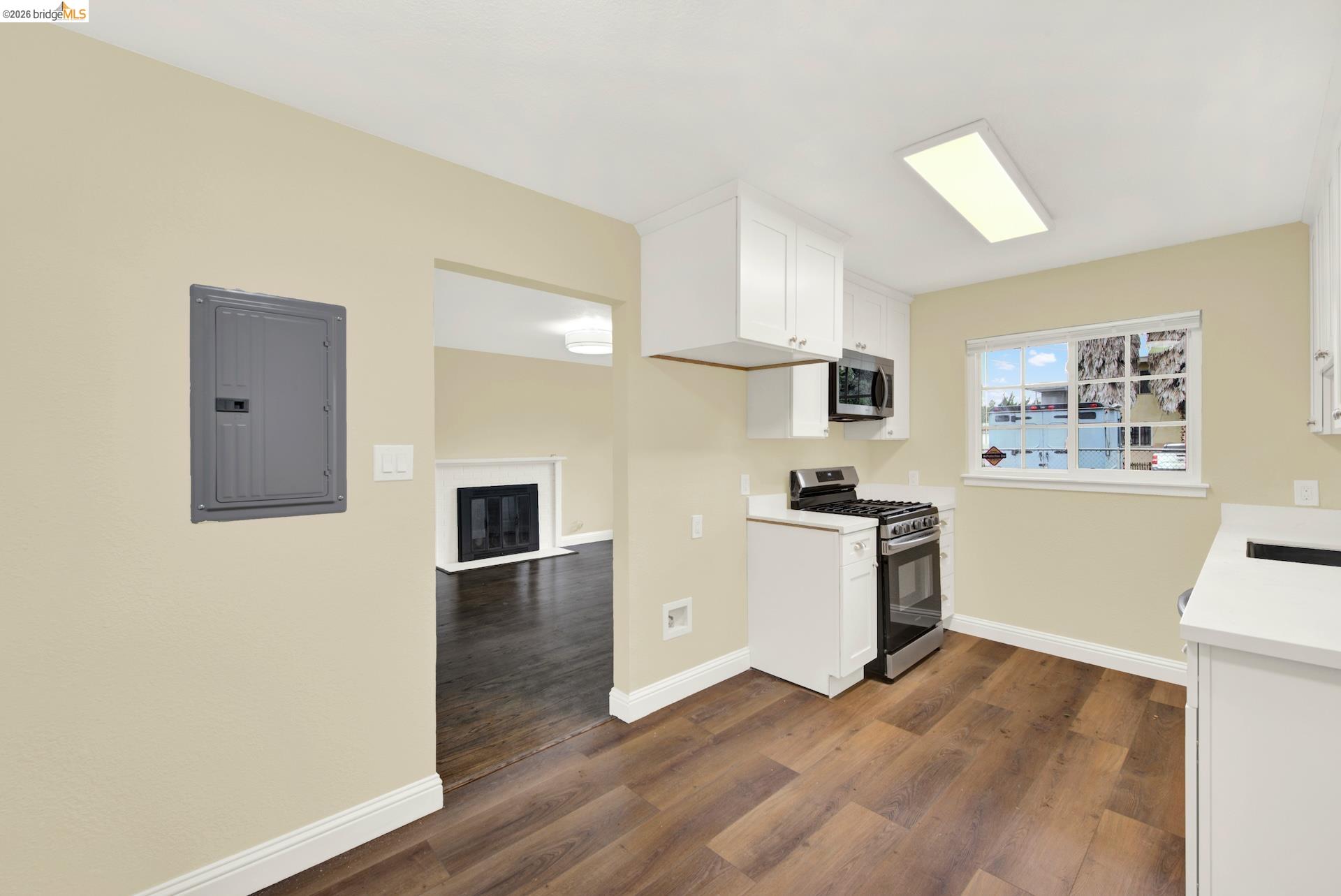 Detail Gallery Image 13 of 41 For 2170 104th Ave, Oakland,  CA 94603 - 2 Beds | 1 Baths