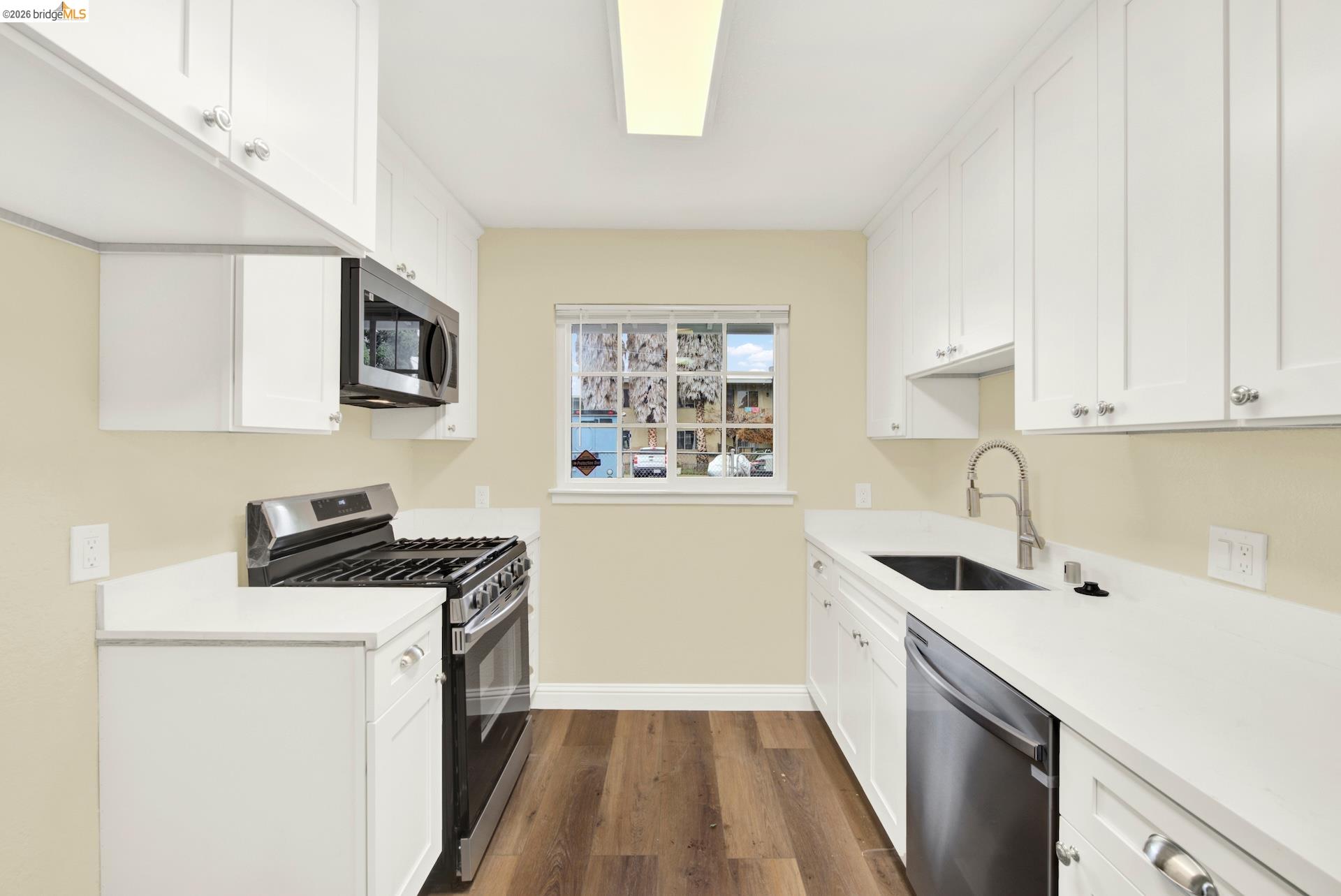 Detail Gallery Image 16 of 41 For 2170 104th Ave, Oakland,  CA 94603 - 2 Beds | 1 Baths