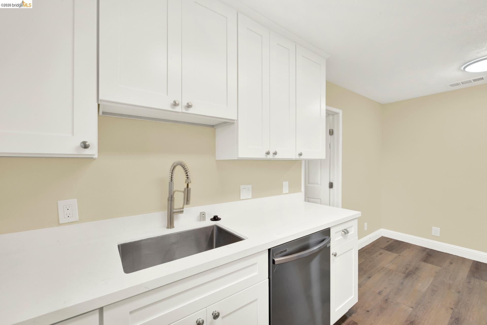 Detail Gallery Image 18 of 41 For 2170 104th Ave, Oakland,  CA 94603 - 2 Beds | 1 Baths