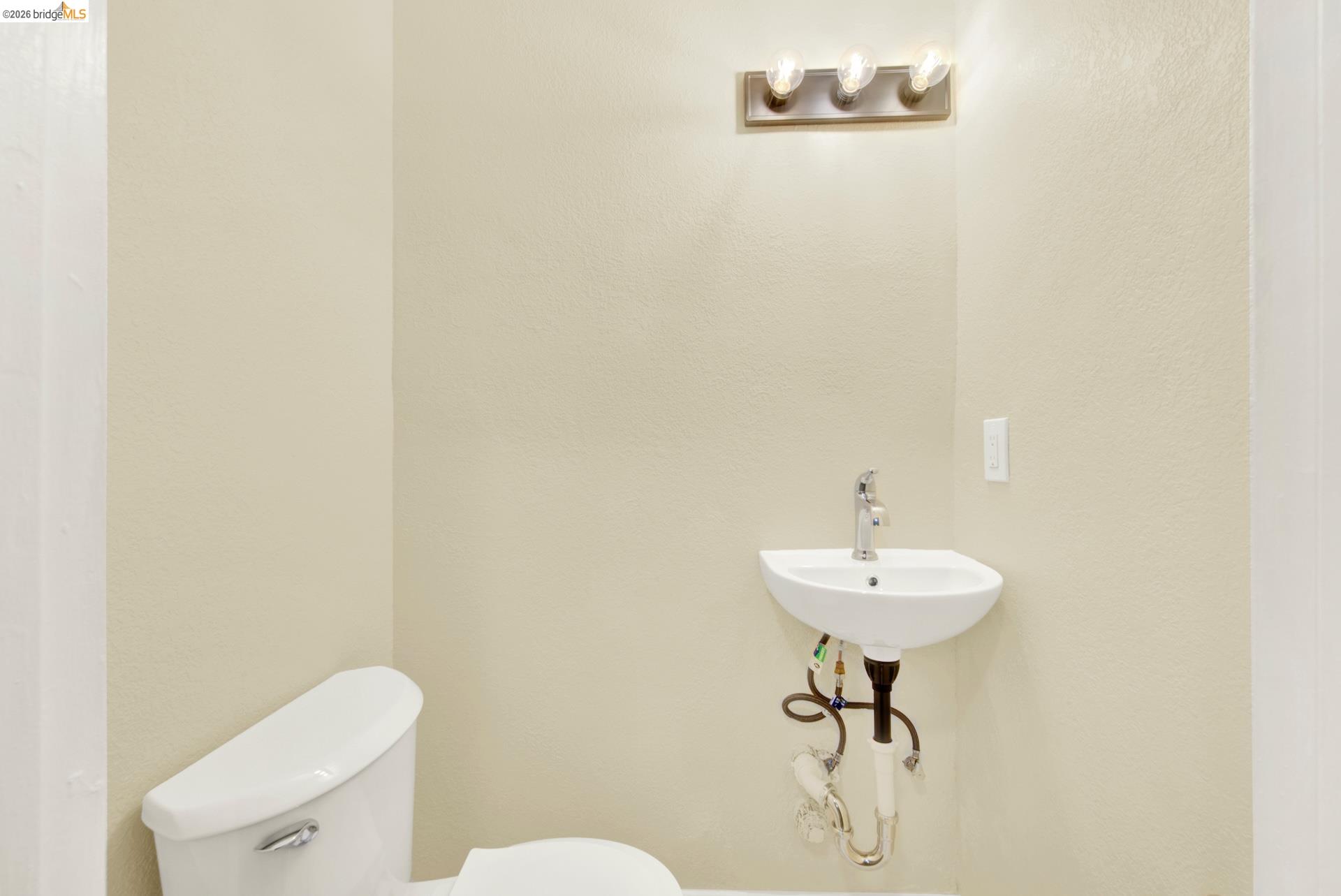 Detail Gallery Image 29 of 41 For 2170 104th Ave, Oakland,  CA 94603 - 2 Beds | 1 Baths