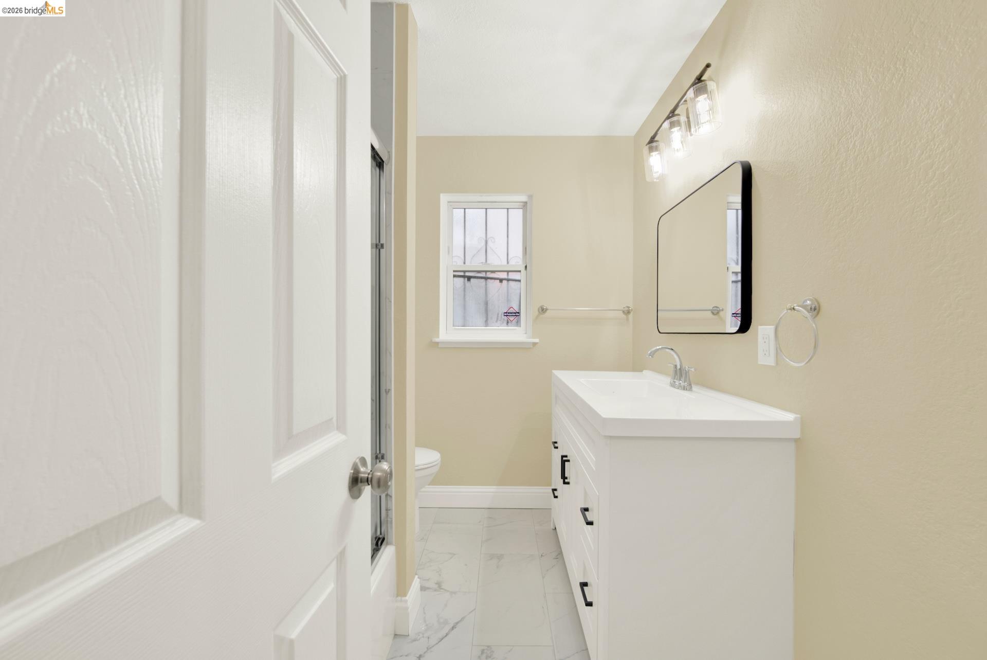 Detail Gallery Image 38 of 41 For 2170 104th Ave, Oakland,  CA 94603 - 2 Beds | 1 Baths