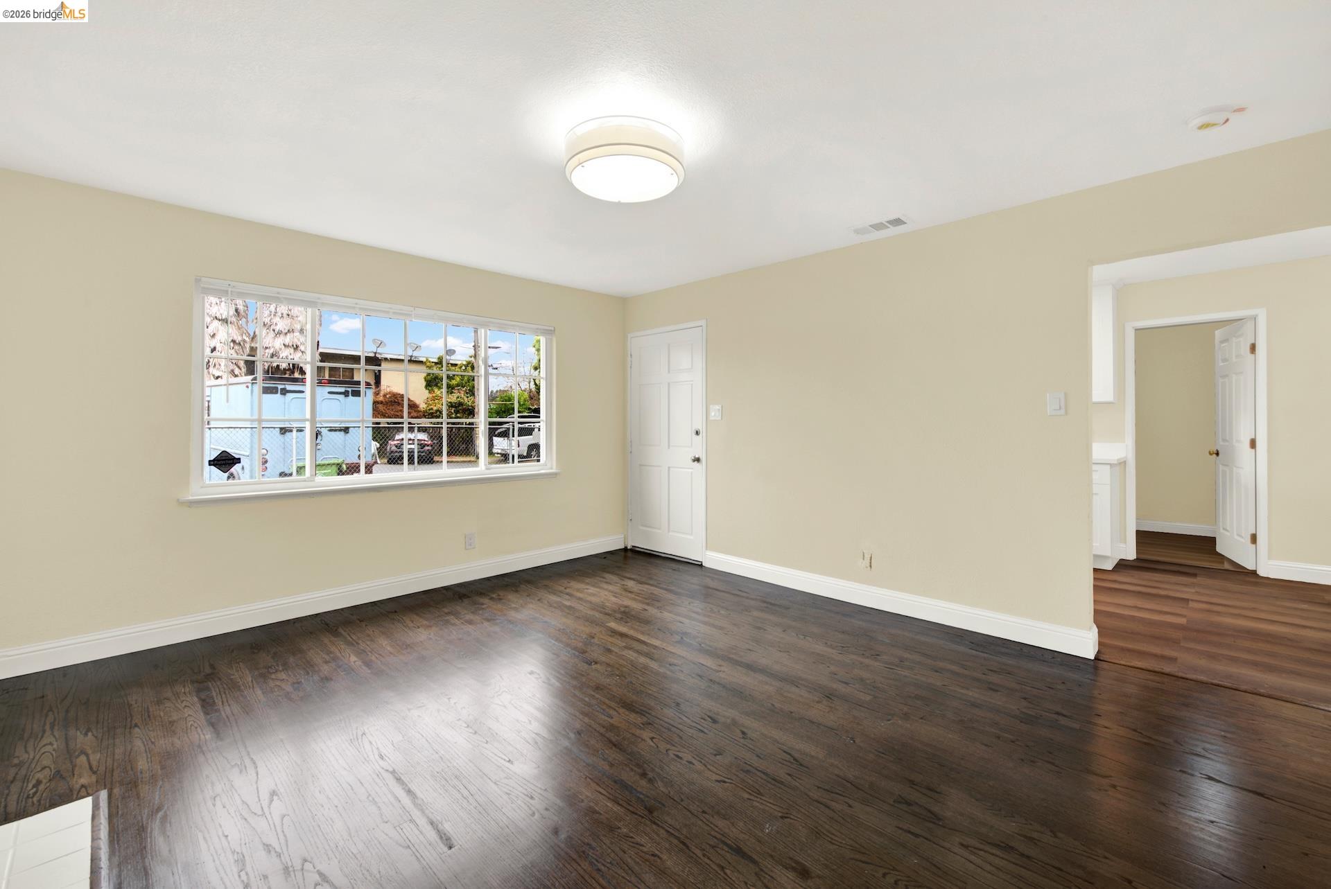 Detail Gallery Image 7 of 41 For 2170 104th Ave, Oakland,  CA 94603 - 2 Beds | 1 Baths