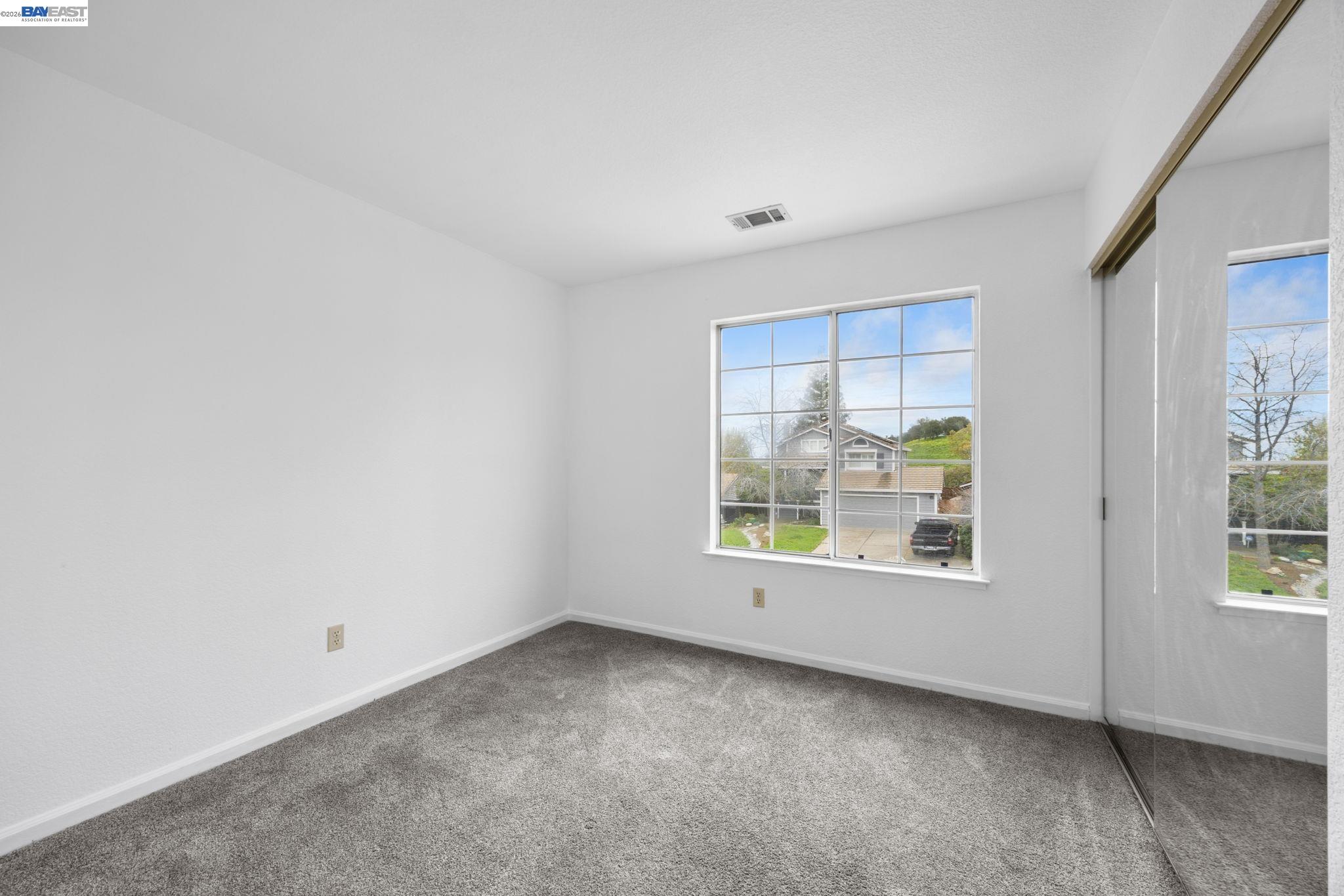 Detail Gallery Image 19 of 29 For 5136 Grass Valley Way, Antioch,  CA 94531 - 3 Beds | 2/1 Baths