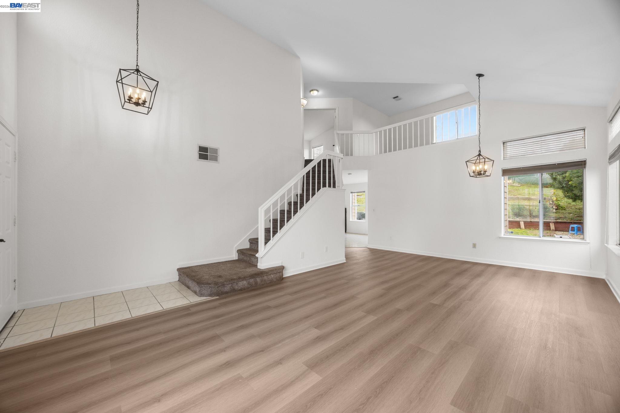 Detail Gallery Image 3 of 29 For 5136 Grass Valley Way, Antioch,  CA 94531 - 3 Beds | 2/1 Baths