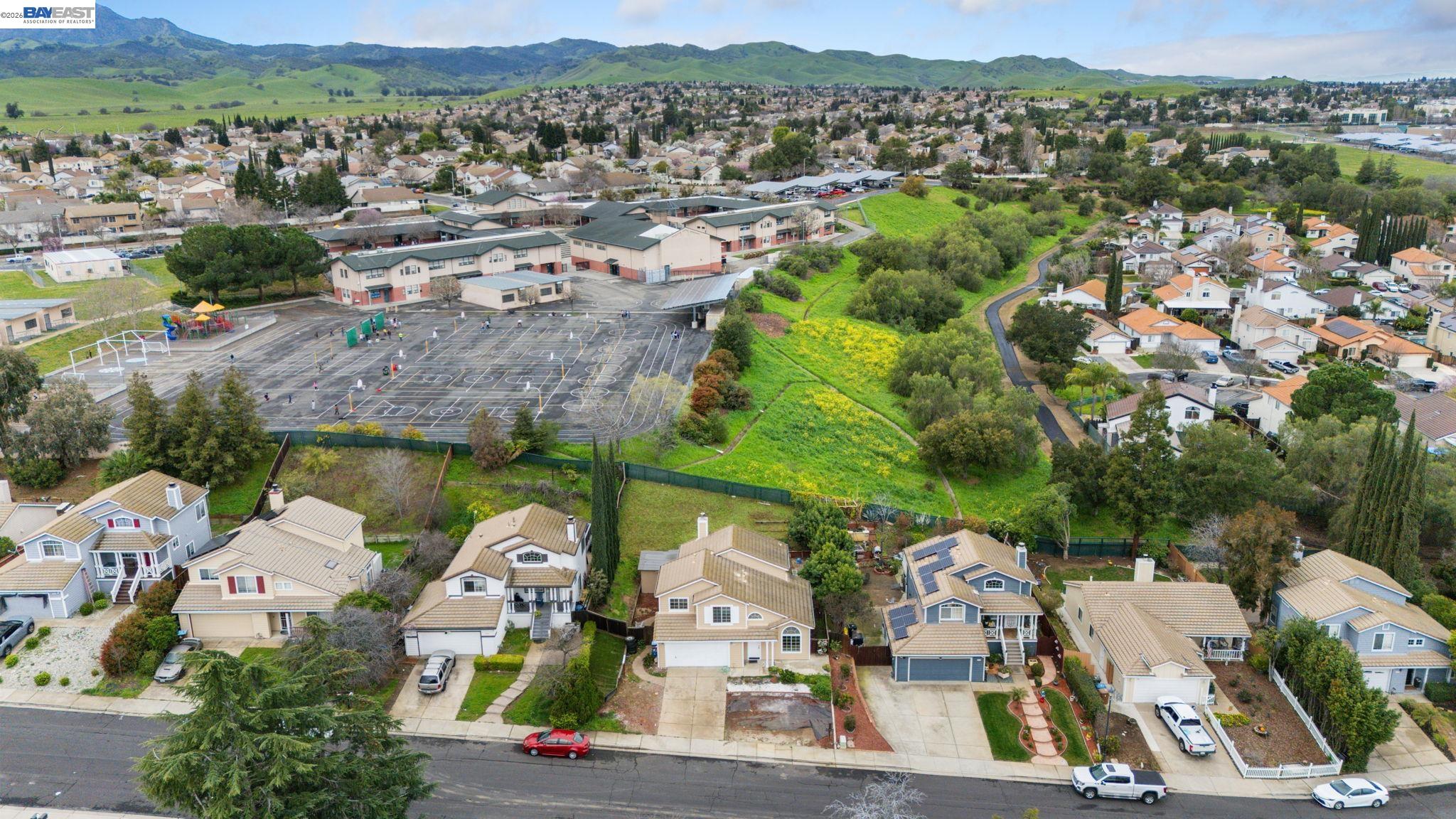 Detail Gallery Image 24 of 29 For 5136 Grass Valley Way, Antioch,  CA 94531 - 3 Beds | 2/1 Baths