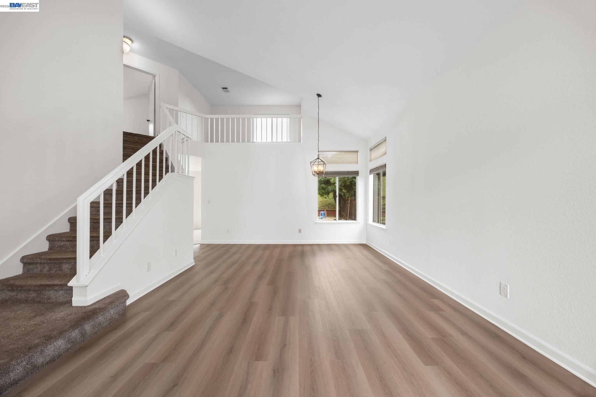 Detail Gallery Image 4 of 29 For 5136 Grass Valley Way, Antioch,  CA 94531 - 3 Beds | 2/1 Baths