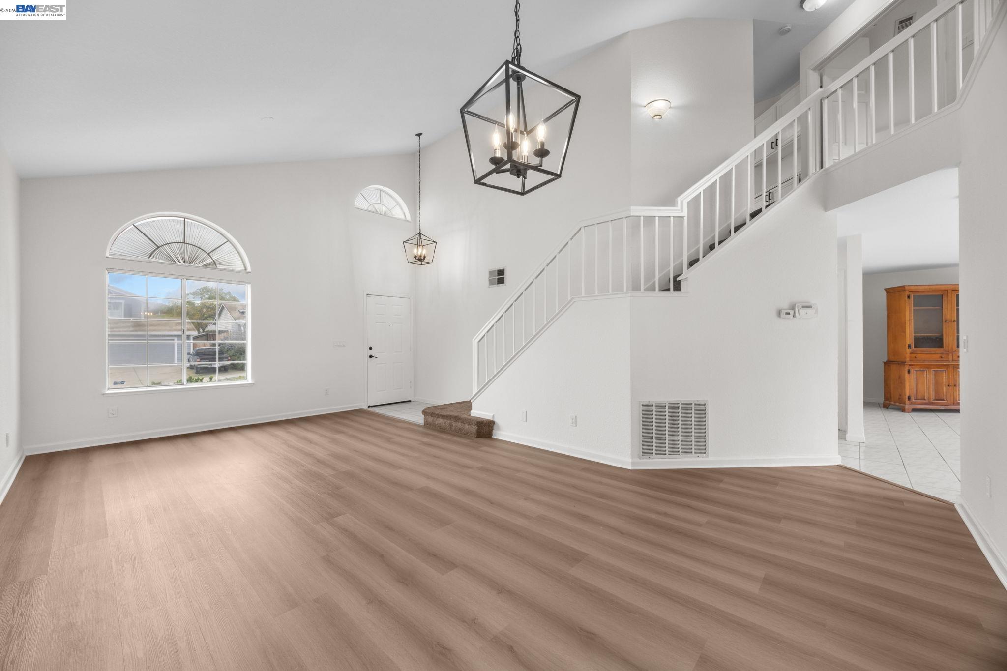 Detail Gallery Image 5 of 29 For 5136 Grass Valley Way, Antioch,  CA 94531 - 3 Beds | 2/1 Baths