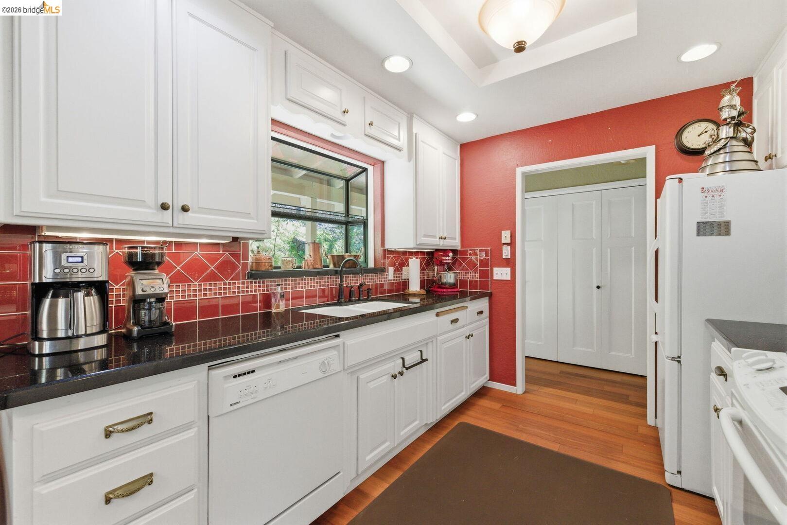 Detail Gallery Image 8 of 32 For 20746 Ponderosa Way, Tuolumne,  CA 95379 - 3 Beds | 2 Baths