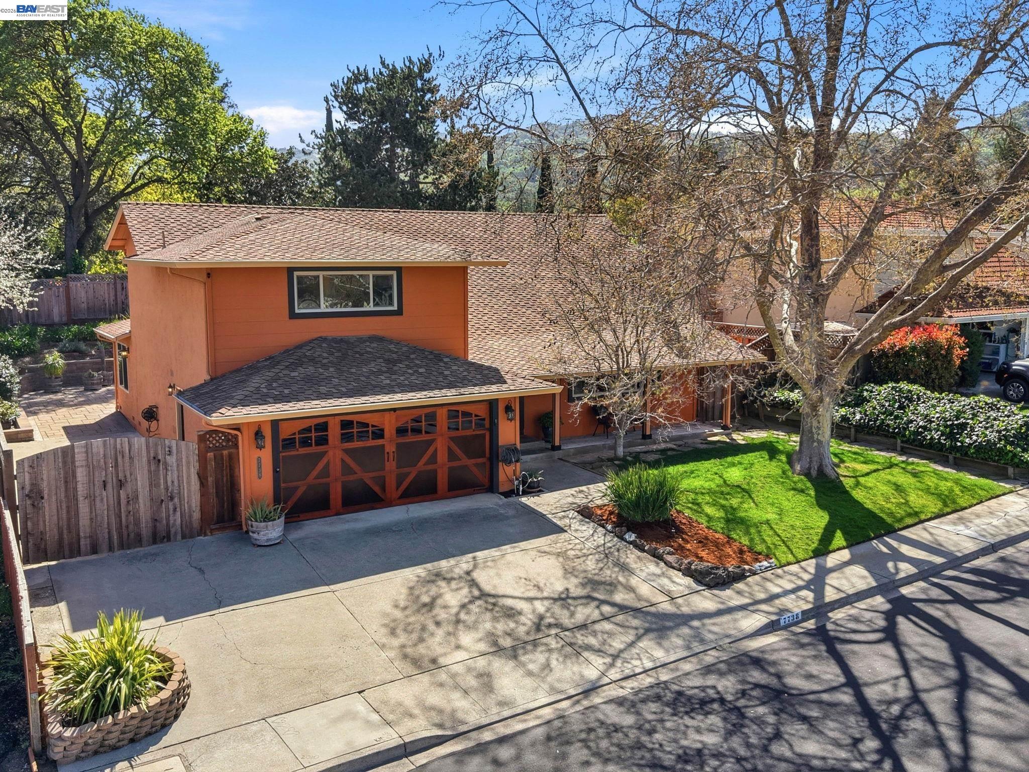 Detail Gallery Image 2 of 50 For 7738 Fairoaks Dr, Pleasanton,  CA 94588 - 4 Beds | 2/1 Baths