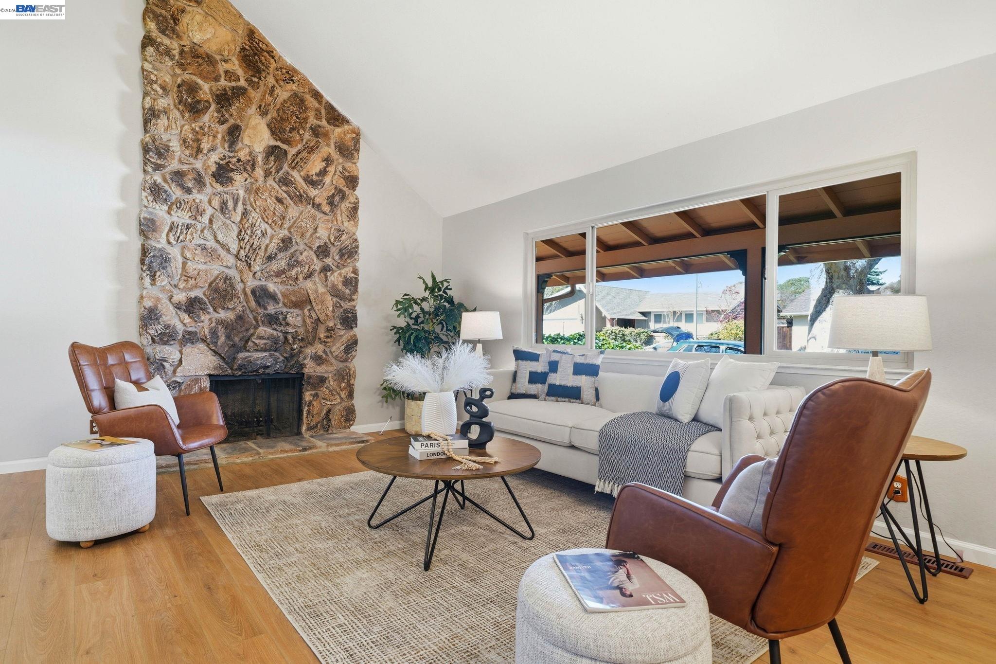 Detail Gallery Image 11 of 50 For 7738 Fairoaks Dr, Pleasanton,  CA 94588 - 4 Beds | 2/1 Baths