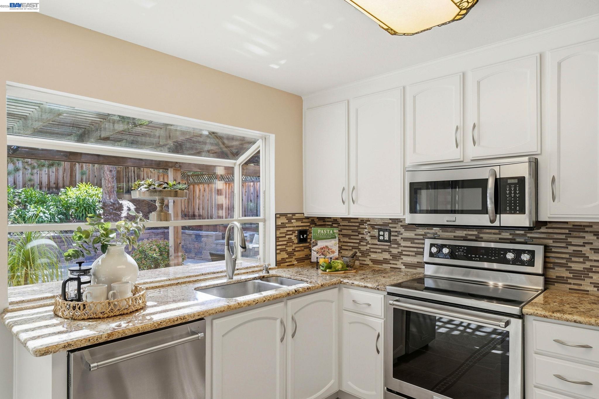 Detail Gallery Image 20 of 50 For 7738 Fairoaks Dr, Pleasanton,  CA 94588 - 4 Beds | 2/1 Baths