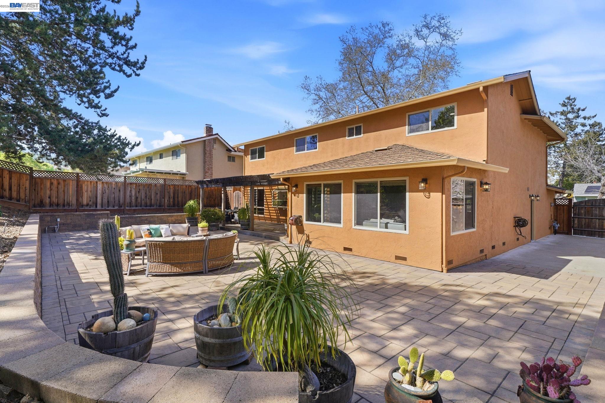 Detail Gallery Image 8 of 50 For 7738 Fairoaks Dr, Pleasanton,  CA 94588 - 4 Beds | 2/1 Baths