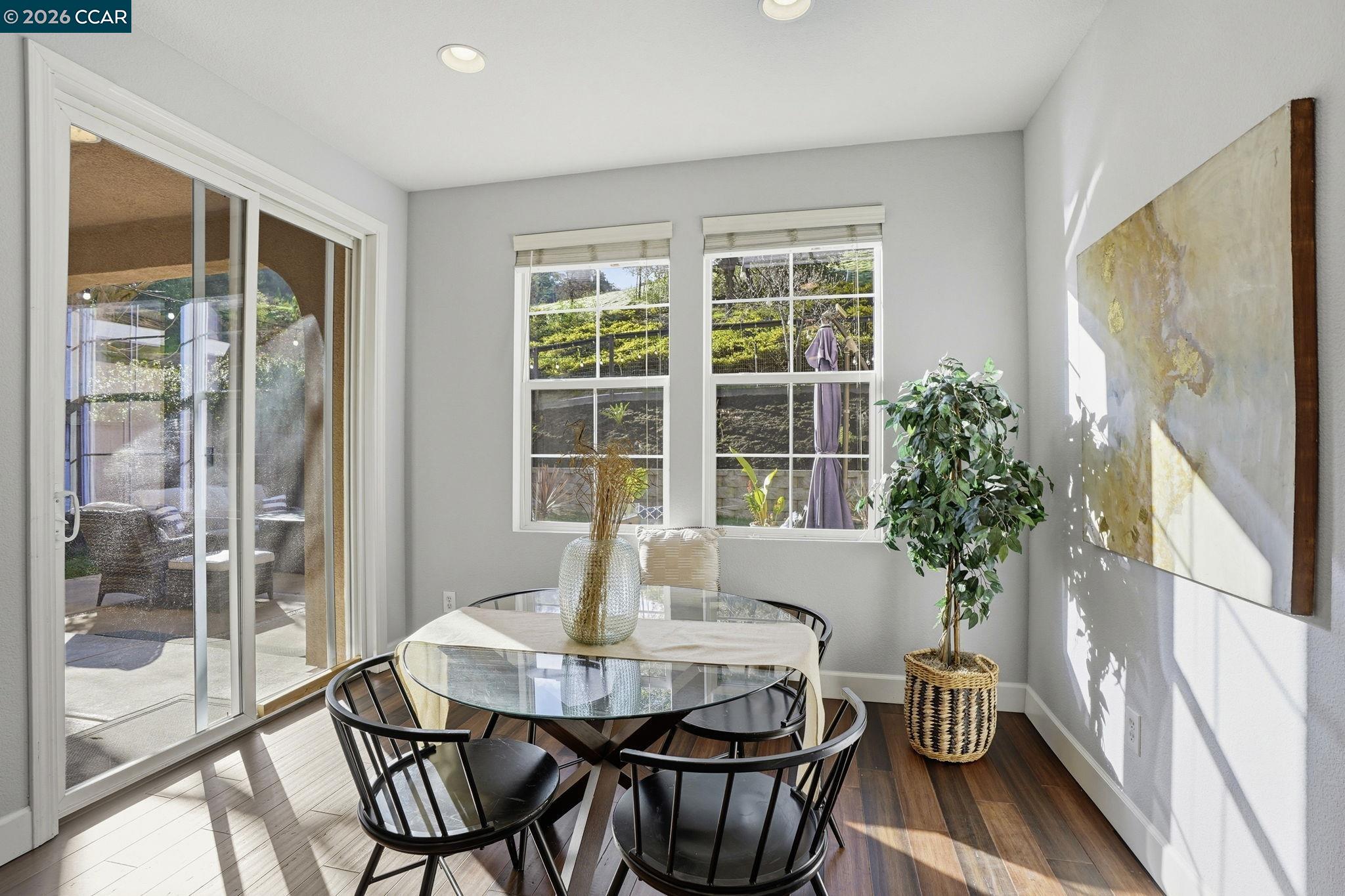 Detail Gallery Image 12 of 43 For 5244 S Montecito Dr, Concord,  CA 94521 - 5 Beds | 3 Baths