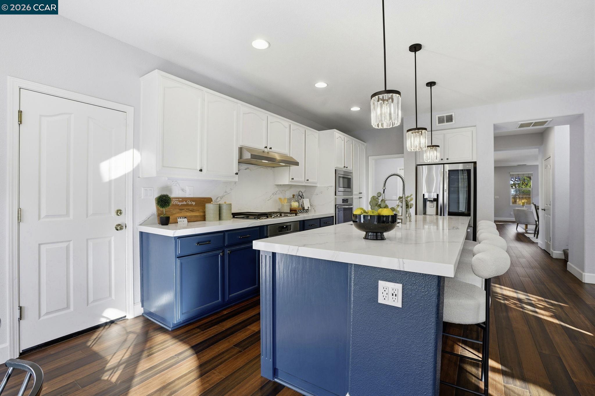 Detail Gallery Image 9 of 43 For 5244 S Montecito Dr, Concord,  CA 94521 - 5 Beds | 3 Baths