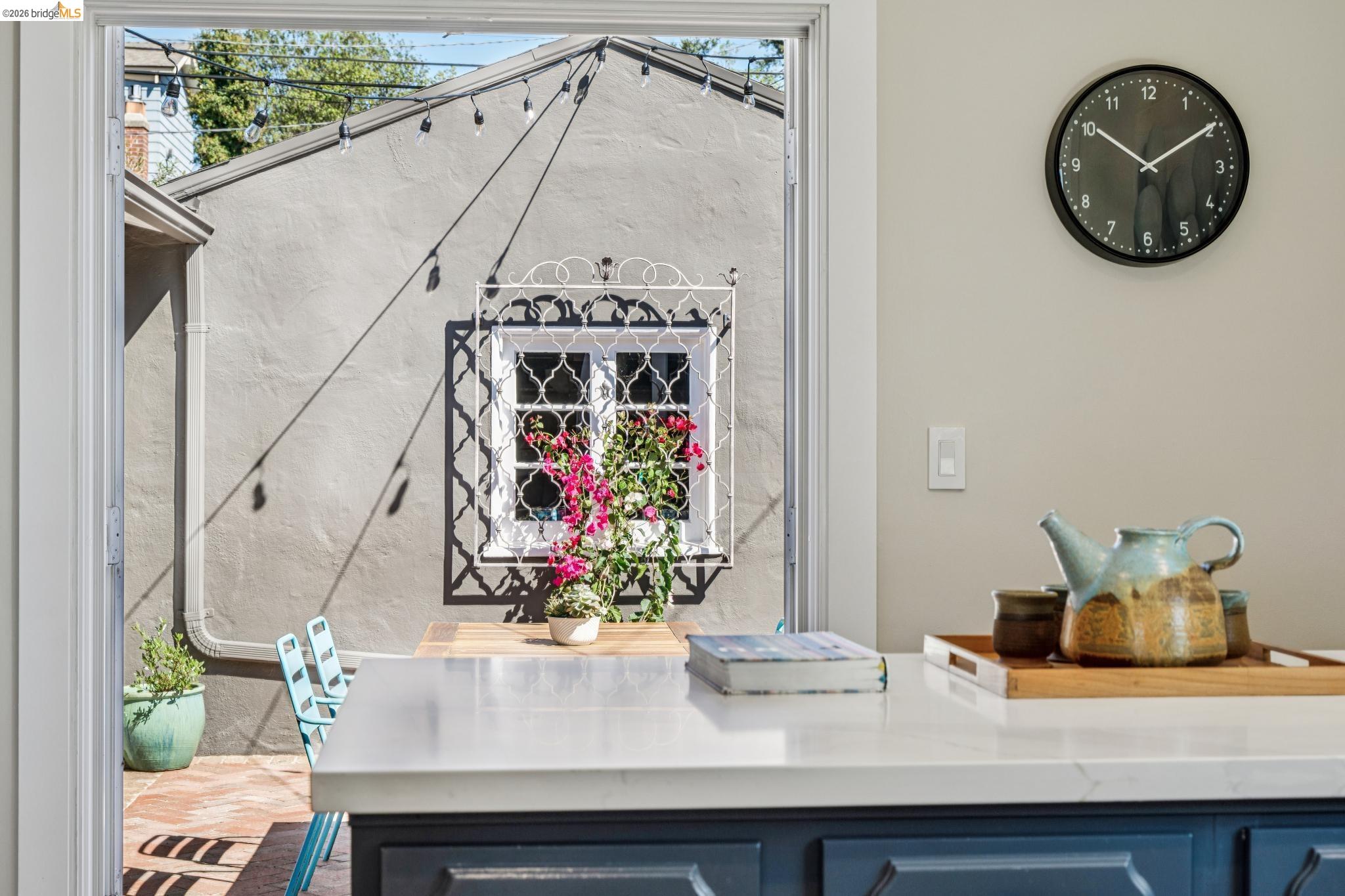 Detail Gallery Image 29 of 52 For 290 Colgate Ave, Kensington,  CA 94708 - 2 Beds | 1 Baths