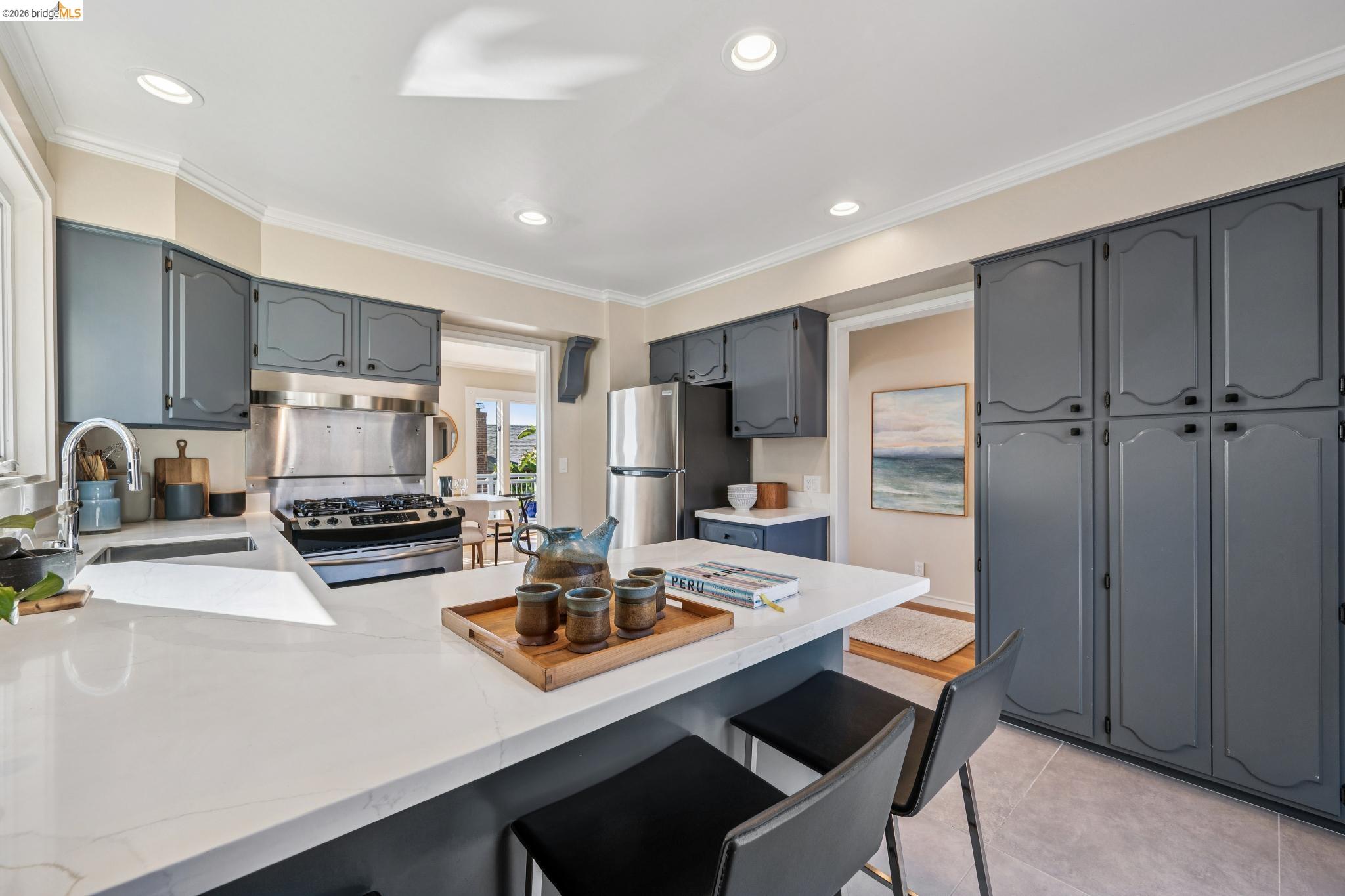 Detail Gallery Image 30 of 52 For 290 Colgate Ave, Kensington,  CA 94708 - 2 Beds | 1 Baths