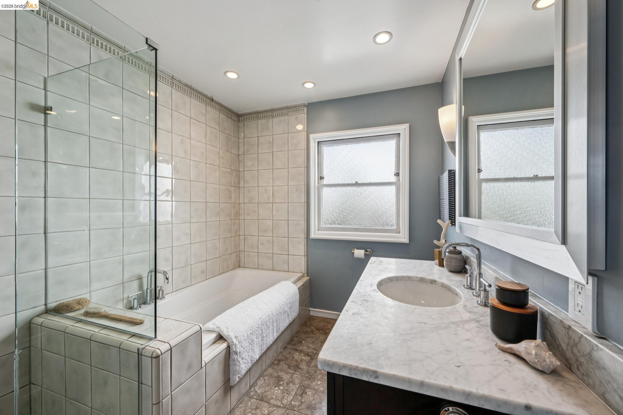 Detail Gallery Image 35 of 52 For 290 Colgate Ave, Kensington,  CA 94708 - 2 Beds | 1 Baths