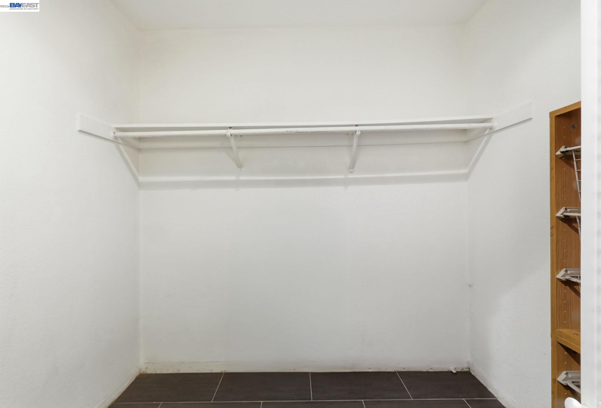 Detail Gallery Image 17 of 31 For 4925 Flat Rock Circle, San Jose,  CA 95136 - 3 Beds | 2/1 Baths