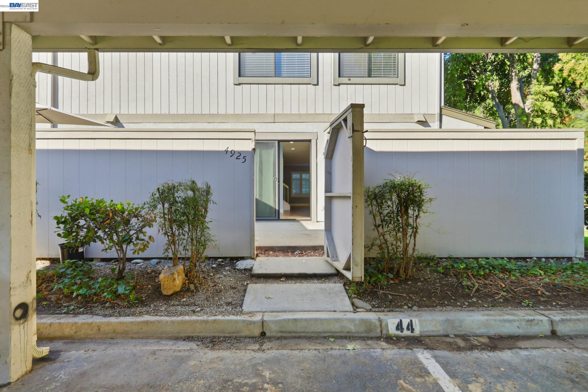 Detail Gallery Image 27 of 31 For 4925 Flat Rock Circle, San Jose,  CA 95136 - 3 Beds | 2/1 Baths