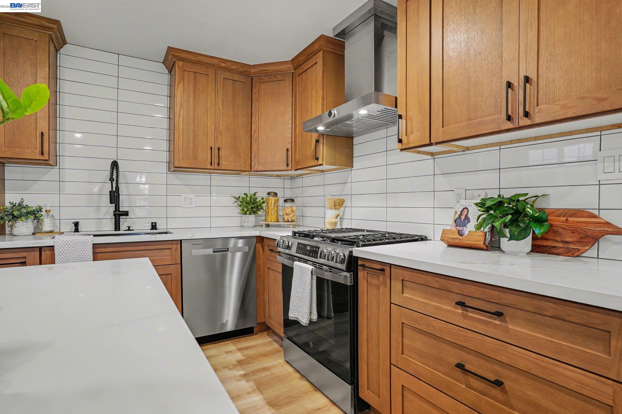 Detail Gallery Image 12 of 33 For 1775 Wema Way, San Jose,  CA 95124 - 5 Beds | 3 Baths