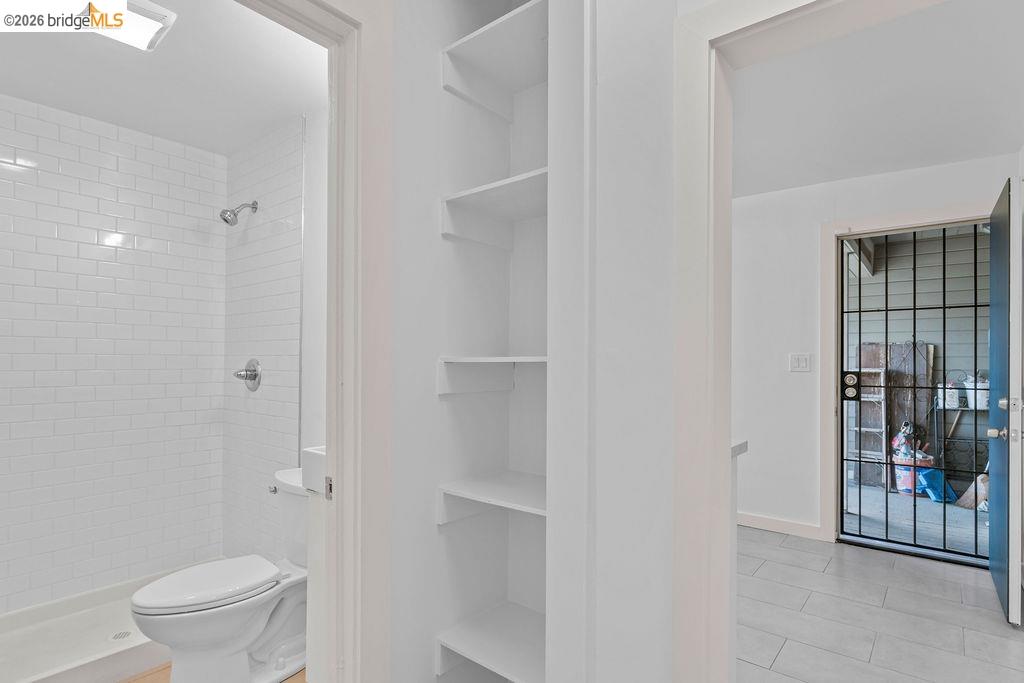 Detail Gallery Image 11 of 44 For 769 17th St, Oakland,  CA 94612 - – Beds | – Baths