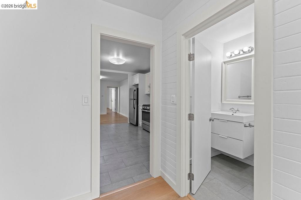 Detail Gallery Image 29 of 44 For 769 17th St, Oakland,  CA 94612 - – Beds | – Baths