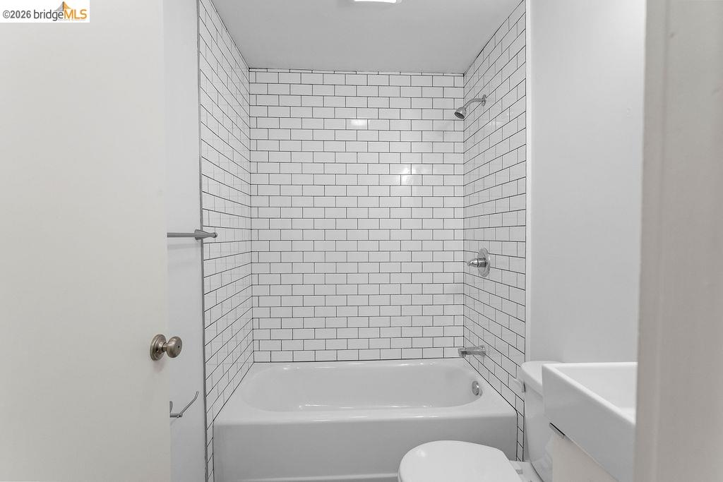Detail Gallery Image 39 of 44 For 769 17th St, Oakland,  CA 94612 - – Beds | – Baths