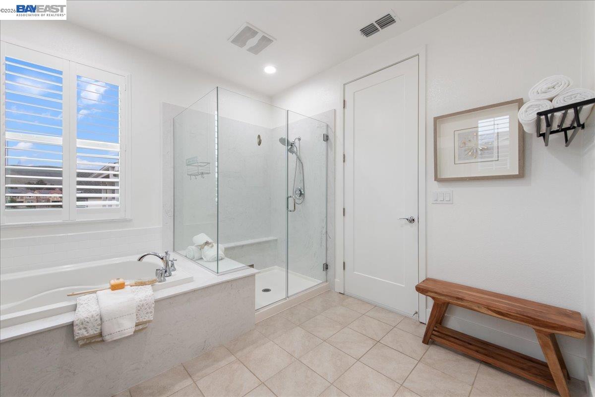 Detail Gallery Image 14 of 38 For 4026 Chalk Hill Way, Dublin,  CA 94568 - 3 Beds | 2/1 Baths