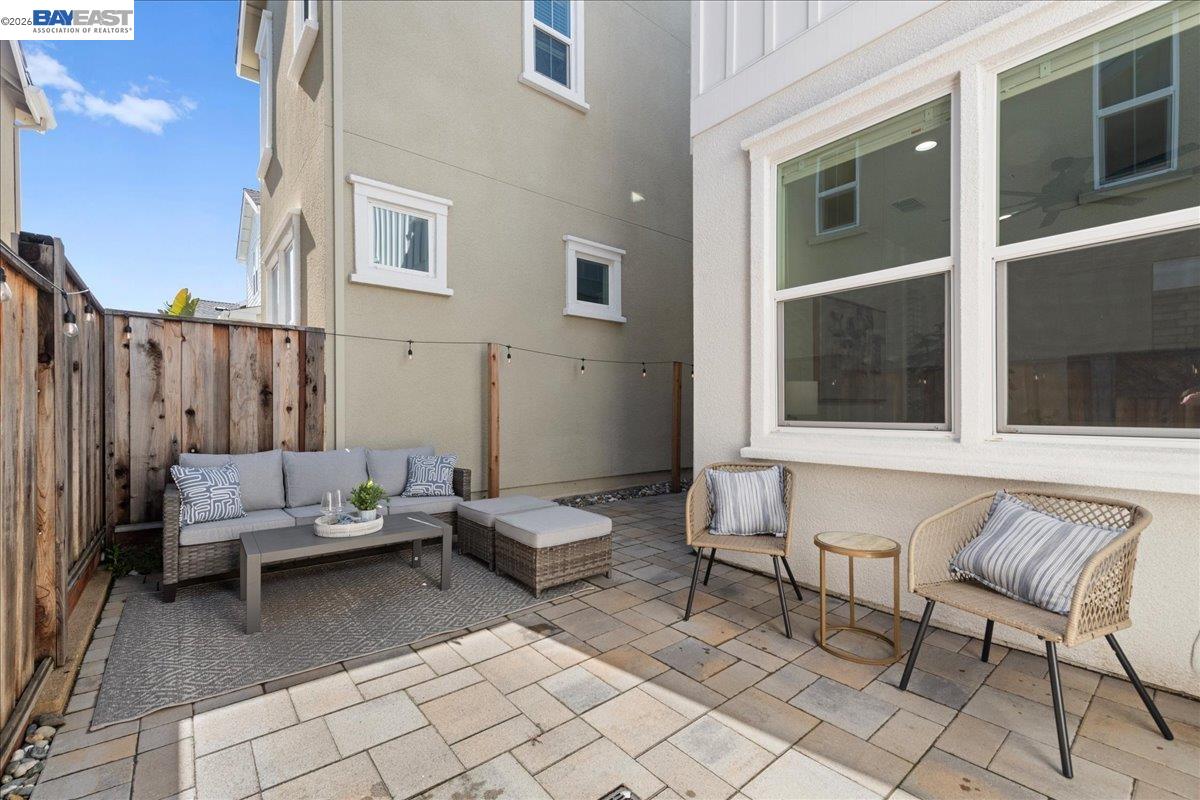 Detail Gallery Image 25 of 38 For 4026 Chalk Hill Way, Dublin,  CA 94568 - 3 Beds | 2/1 Baths