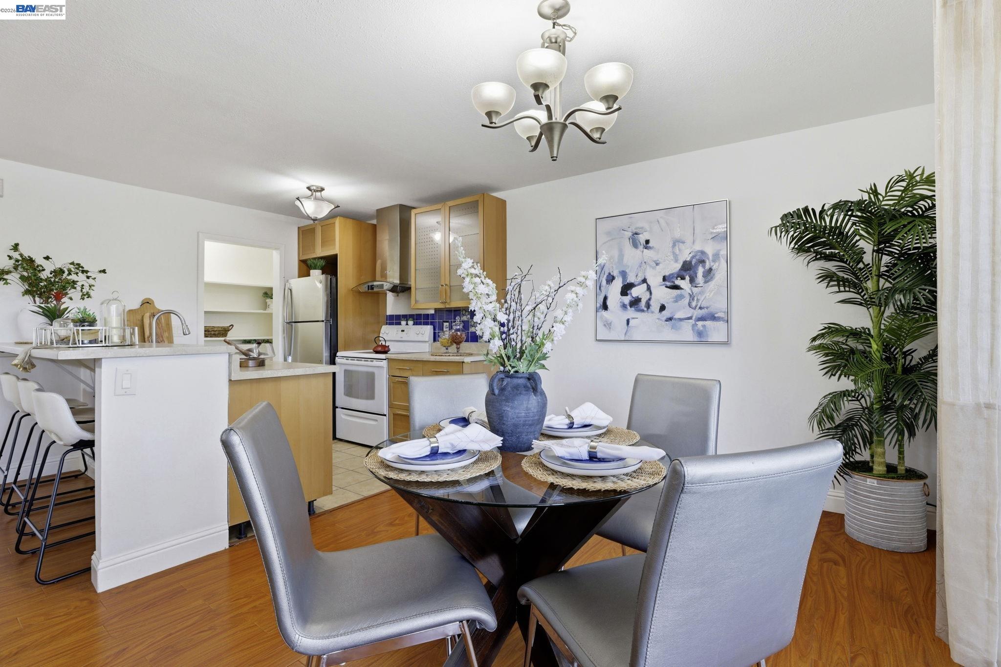 Photo #1: 41125977 Listing: Photo #1