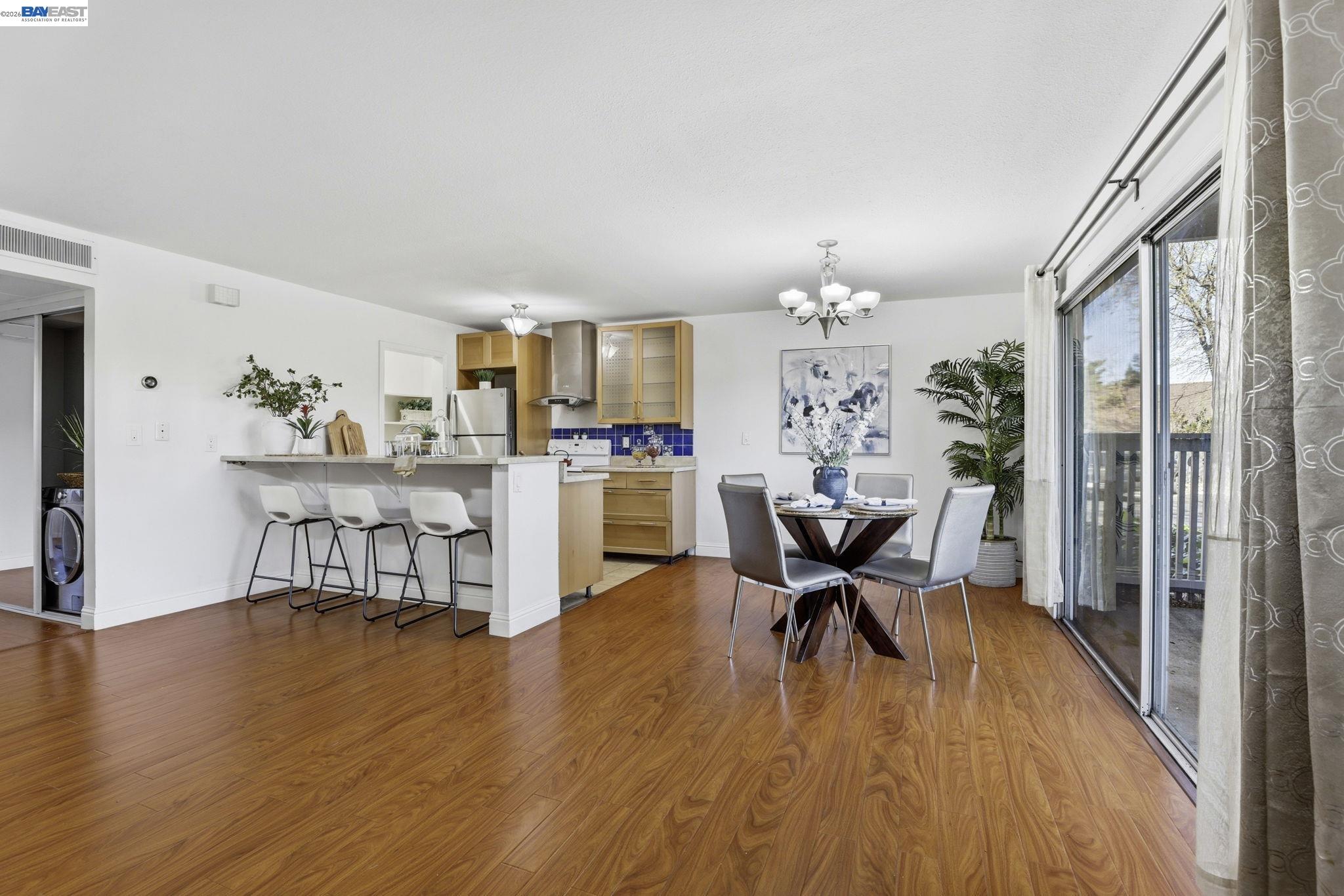 Photo #8: 41125977 Listing: Photo #8