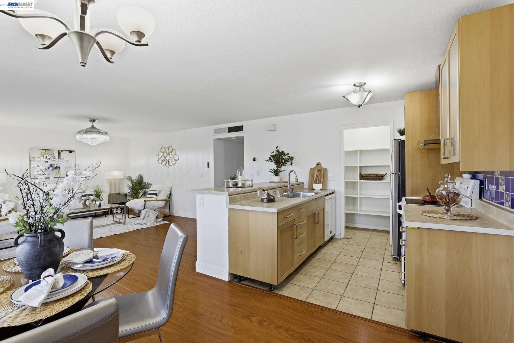 Photo #8: 41125977 Listing: Photo #8