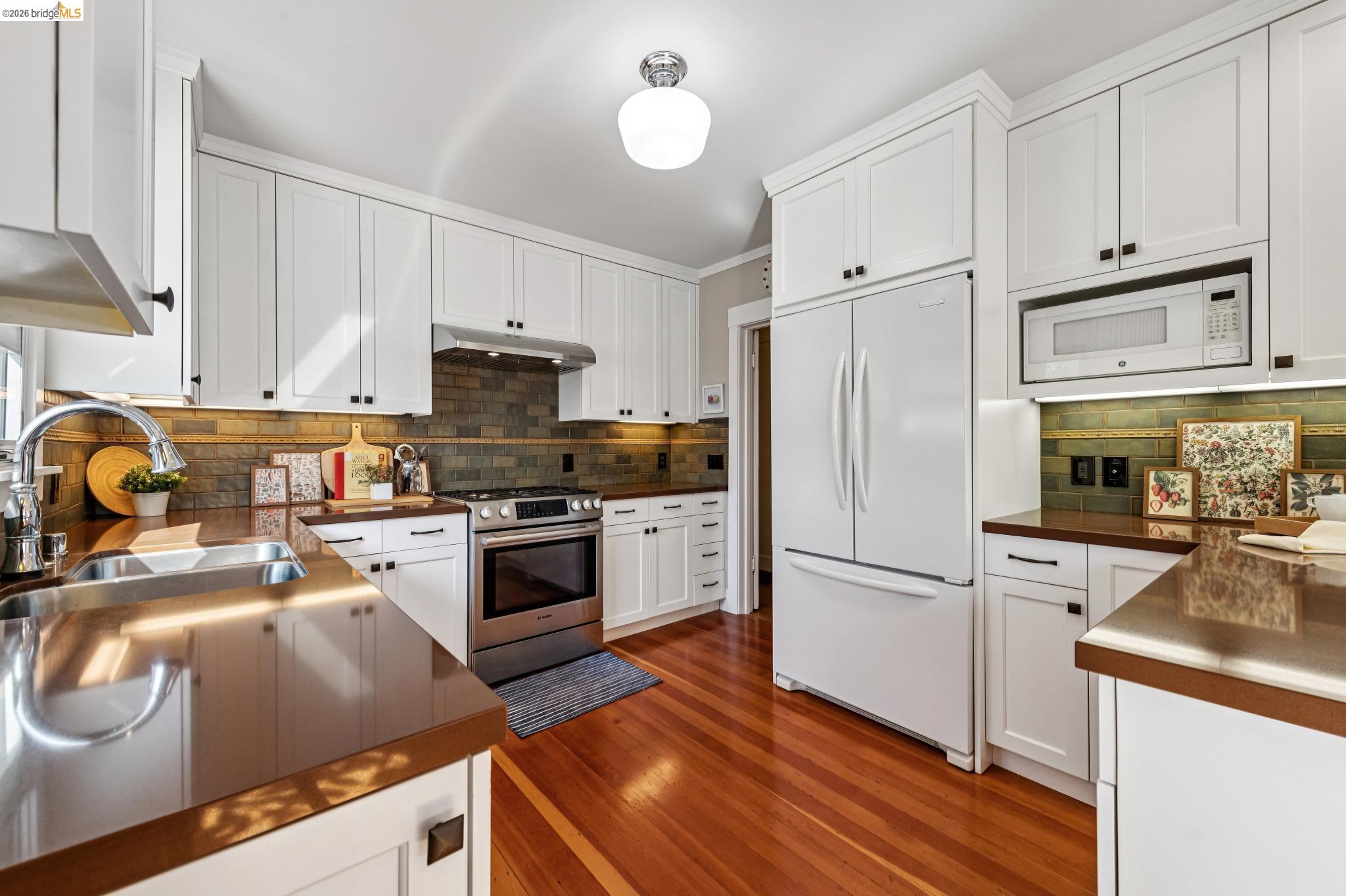 Detail Gallery Image 19 of 59 For 1622 Scenic Ave, Berkeley,  CA 94709 - 3 Beds | 2 Baths