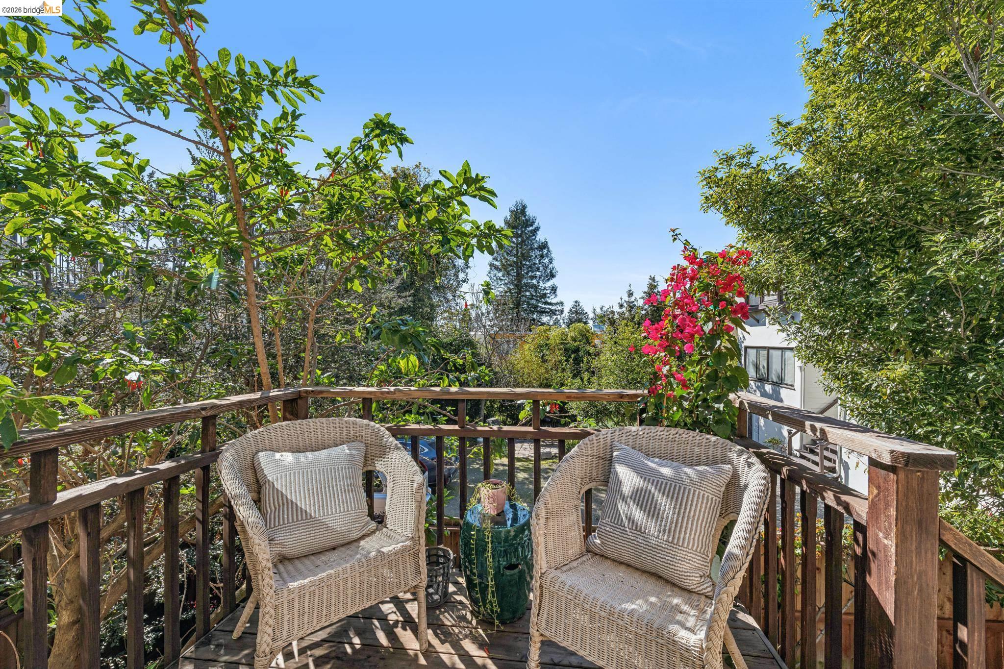 Detail Gallery Image 20 of 59 For 1622 Scenic Ave, Berkeley,  CA 94709 - 3 Beds | 2 Baths