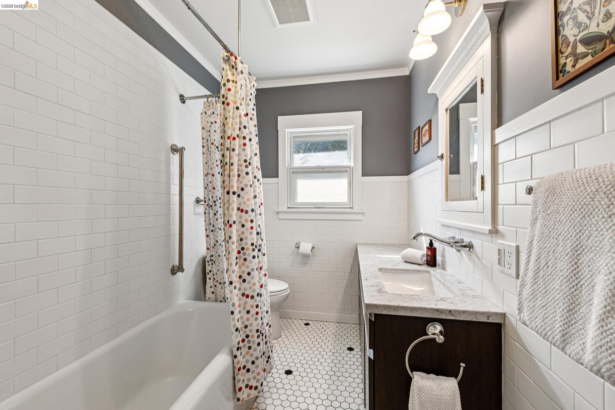 Detail Gallery Image 26 of 59 For 1622 Scenic Ave, Berkeley,  CA 94709 - 3 Beds | 2 Baths