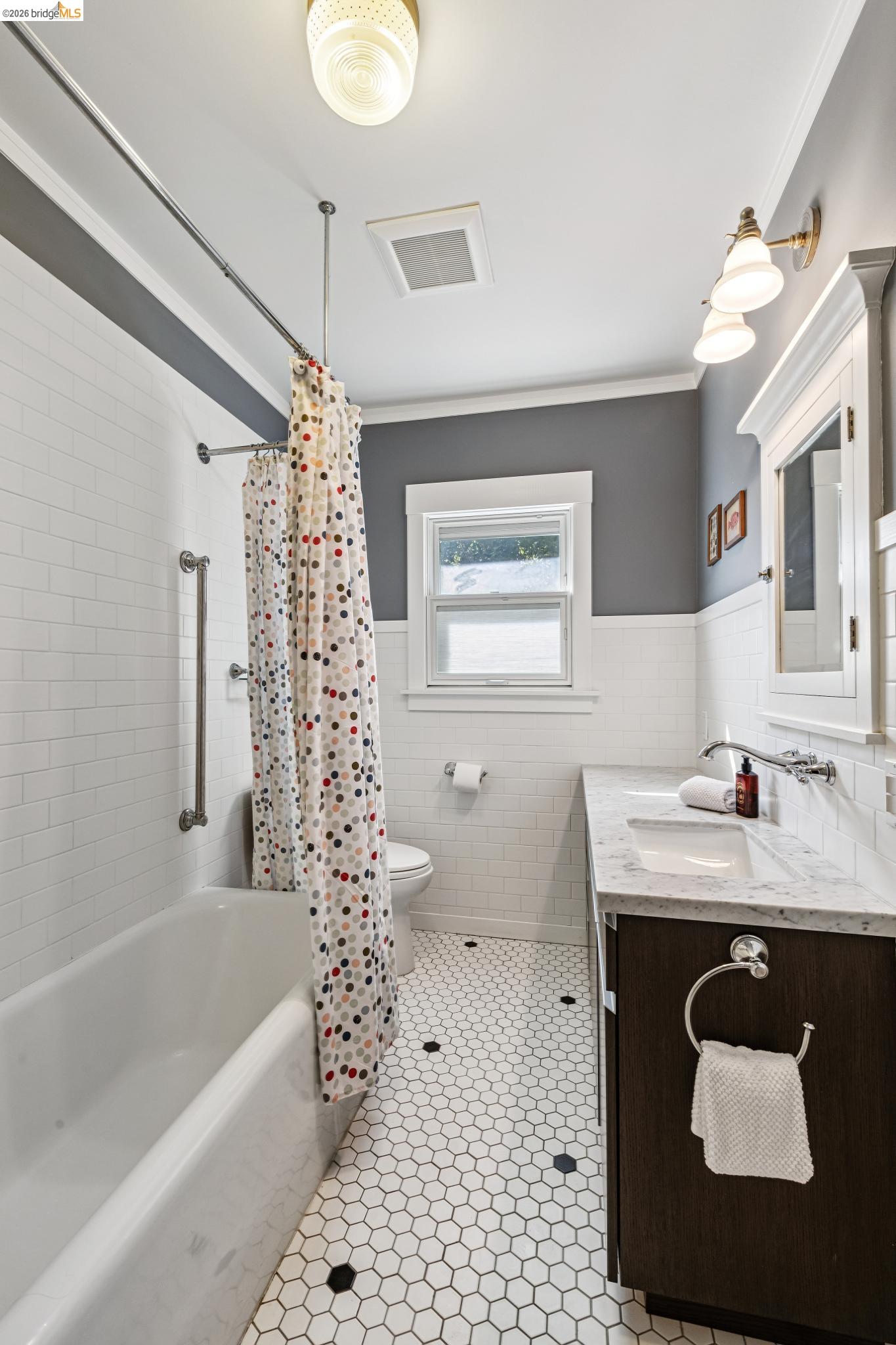 Detail Gallery Image 27 of 59 For 1622 Scenic Ave, Berkeley,  CA 94709 - 3 Beds | 2 Baths