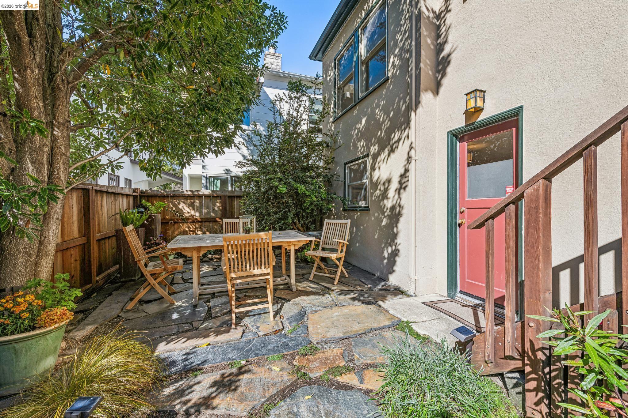 Detail Gallery Image 37 of 59 For 1622 Scenic Ave, Berkeley,  CA 94709 - 3 Beds | 2 Baths