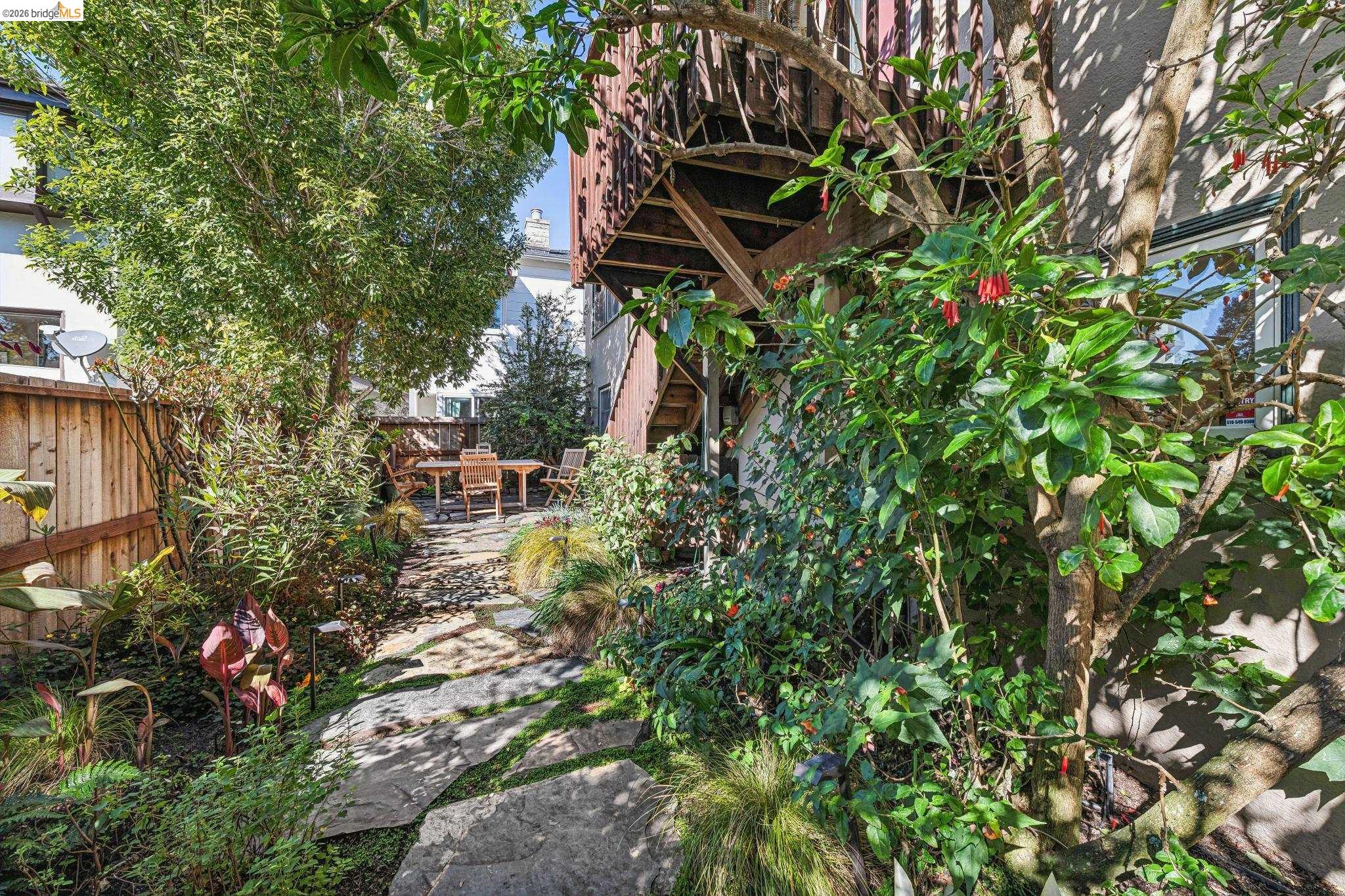 Detail Gallery Image 39 of 59 For 1622 Scenic Ave, Berkeley,  CA 94709 - 3 Beds | 2 Baths