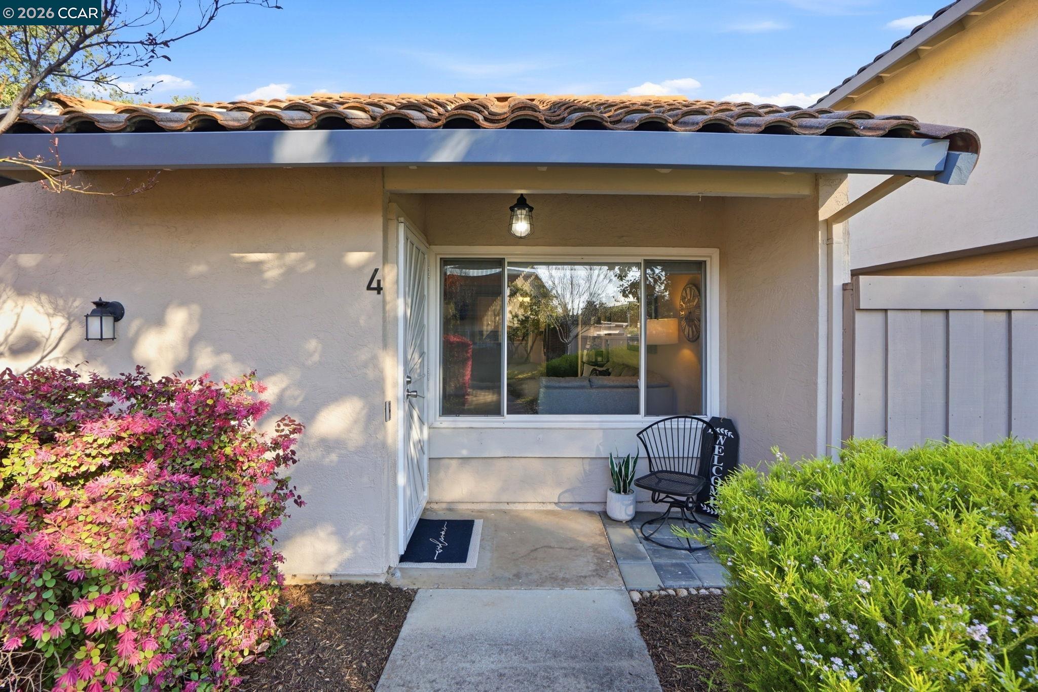 Detail Gallery Image 2 of 39 For 4 Mt Wilson Way, Clayton,  CA 94517 - 2 Beds | 2 Baths