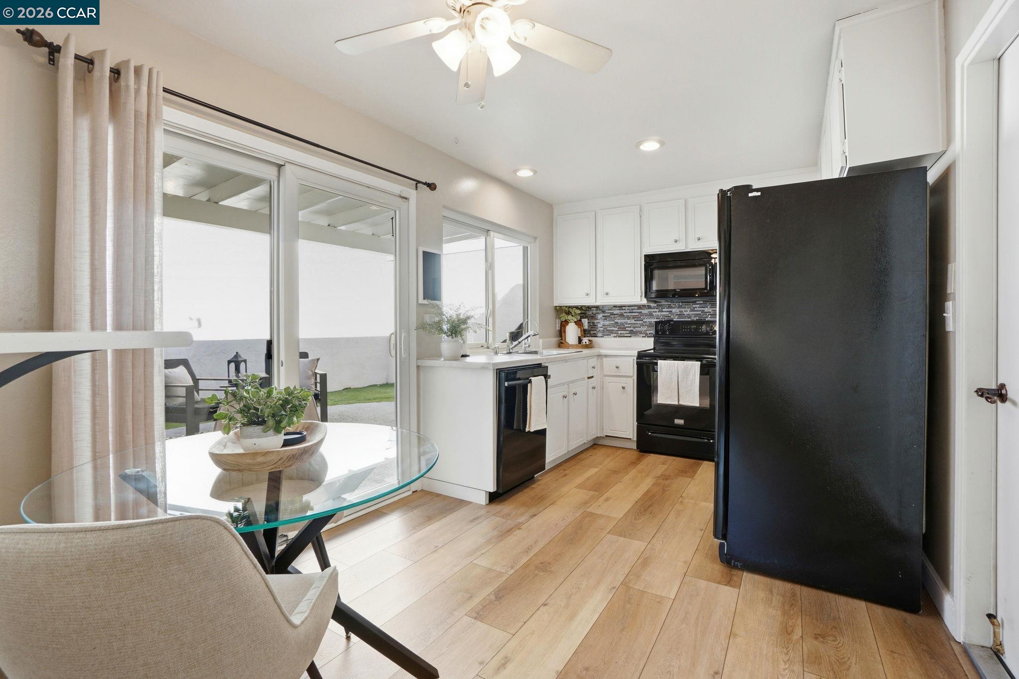 Detail Gallery Image 12 of 39 For 4 Mt Wilson Way, Clayton,  CA 94517 - 2 Beds | 2 Baths