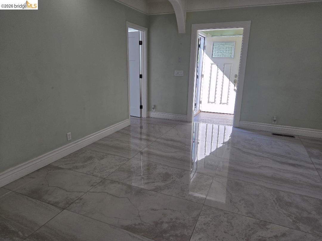 Detail Gallery Image 5 of 21 For 15540 Hesperian Blvd, San Lorenzo,  CA 94580 - – Beds | – Baths