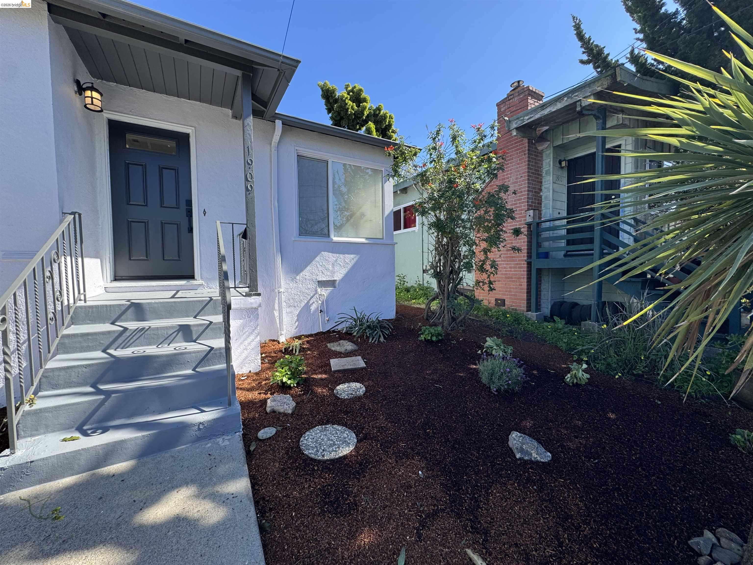 Detail Gallery Image 5 of 48 For 1909 Francisco Way, Richmond,  CA 94805 - 3 Beds | 2 Baths