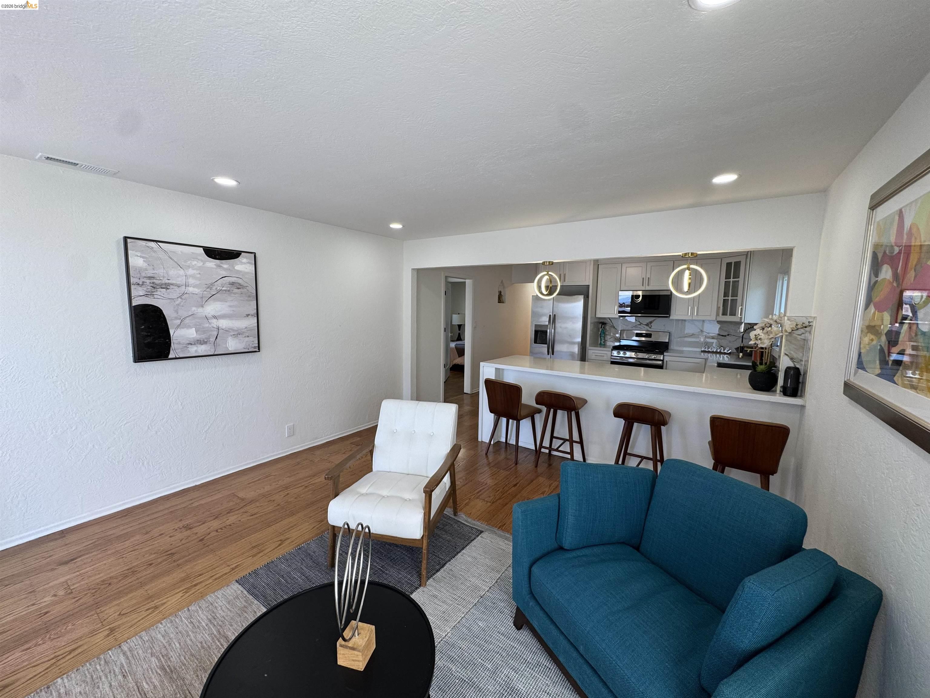 Detail Gallery Image 9 of 48 For 1909 Francisco Way, Richmond,  CA 94805 - 3 Beds | 2 Baths