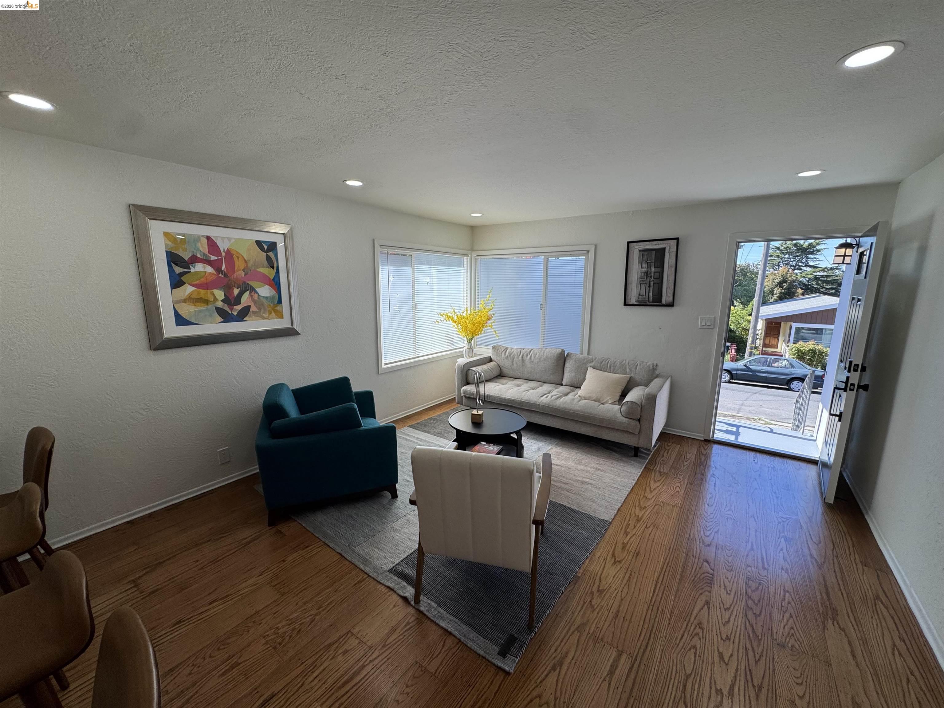 Detail Gallery Image 10 of 48 For 1909 Francisco Way, Richmond,  CA 94805 - 3 Beds | 2 Baths