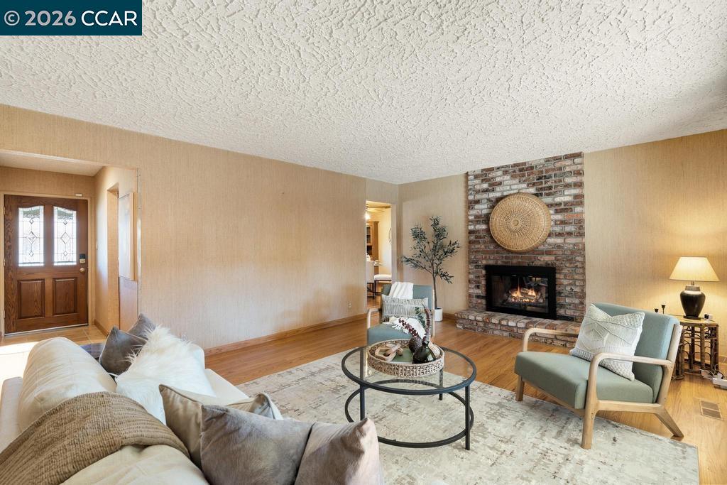 Detail Gallery Image 16 of 57 For 1560 Ayers Rd, Concord,  CA 94521 - 4 Beds | 3 Baths