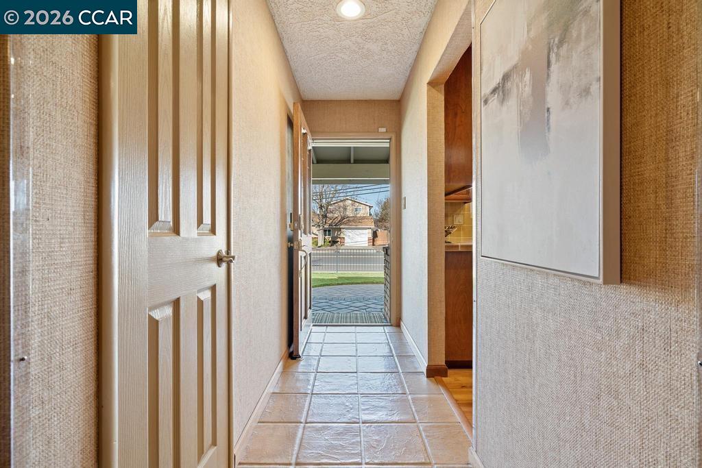 Detail Gallery Image 5 of 57 For 1560 Ayers Rd, Concord,  CA 94521 - 4 Beds | 3 Baths