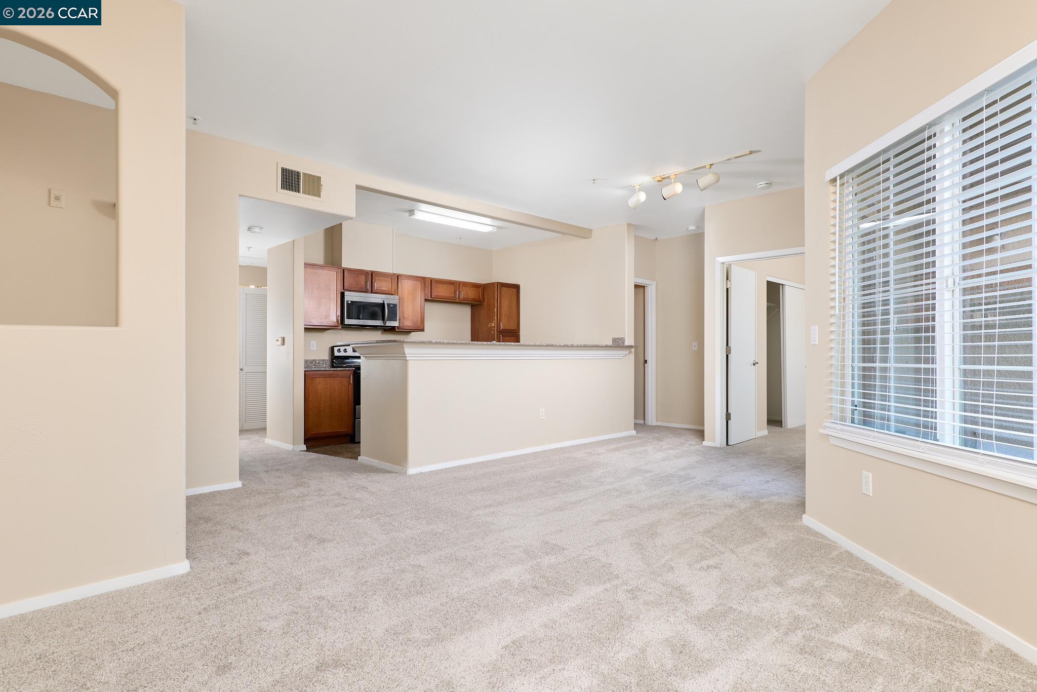 Detail Gallery Image 6 of 16 For 4200 E Commerce Way #312,  Sacramento,  CA 95834 - 3 Beds | 2 Baths